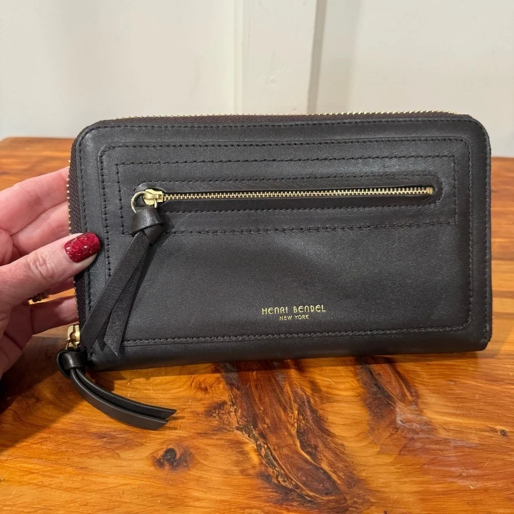 NWT Henri Bendel Mercer Dark Brown Portfolio Wallet $198 Retail